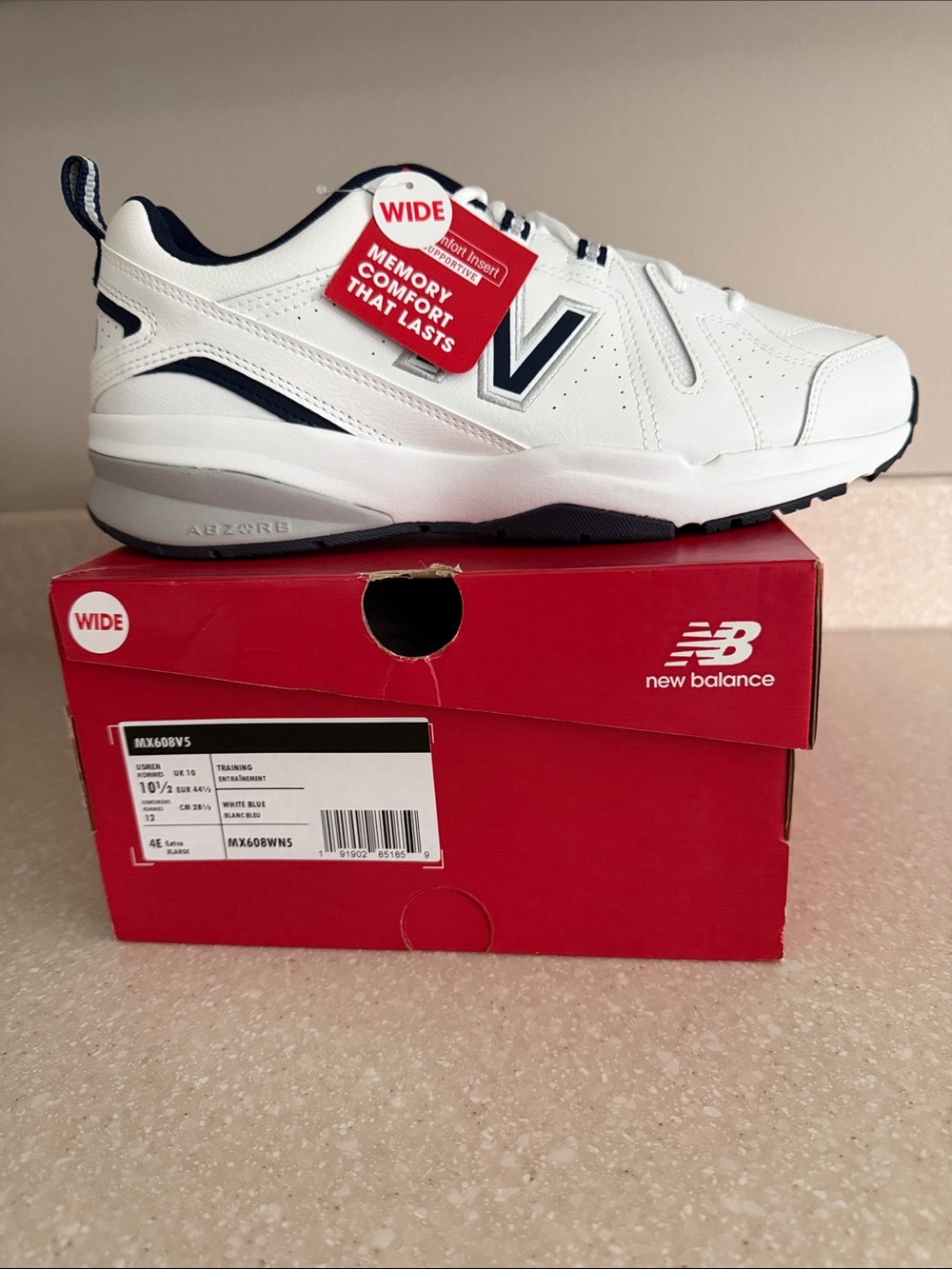 New Balance Men’s White and Navy Wide-Width 10.5 Training Shoe